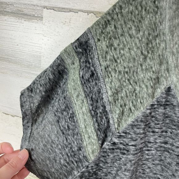 TORRID Lace-Up Football Sport Burnout Tee V-neck Contrast Gray & Green Top 3X - Picture 7 of 10